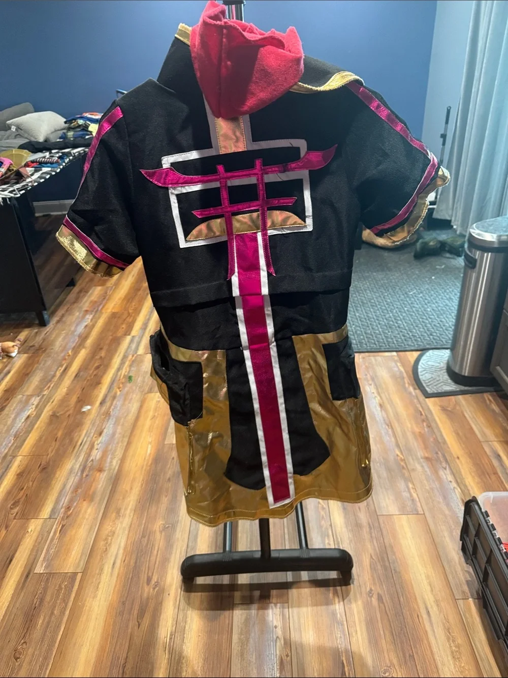 Black & Red Short-Sleeve Hooded Coat with Gold Trim Fortnite